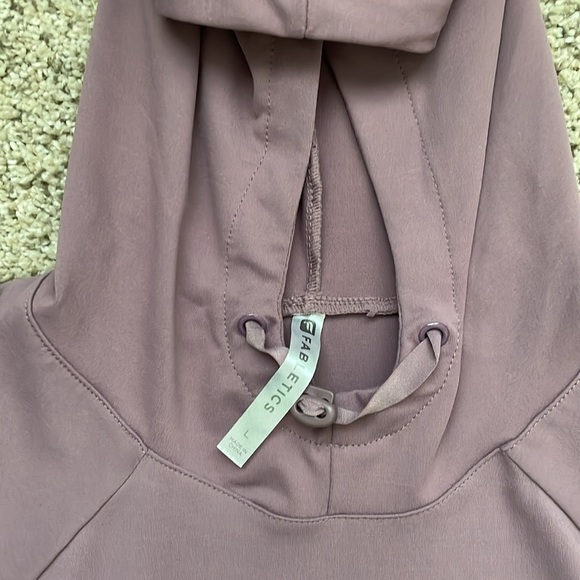 Fabletics pullover - Picture 2 of 4